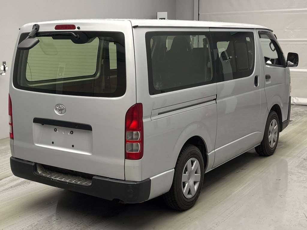 TOYOTA REGIUS ACE