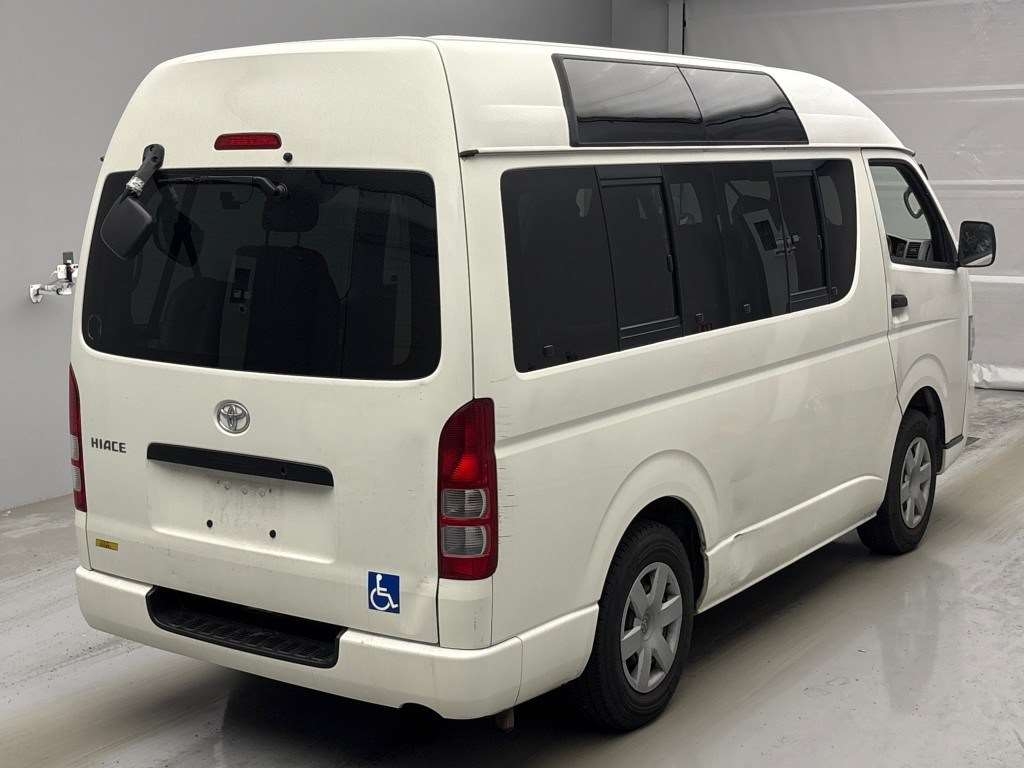 TOYOTA REGIUS ACE