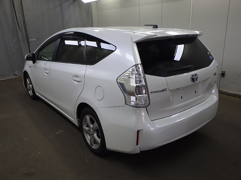 TOYOTA PRIUS ALPHA