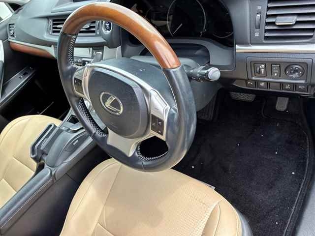 LEXUS CT200H