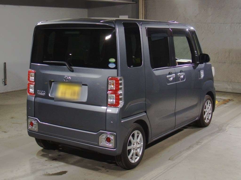 TOYOTA PIXIS MEGA