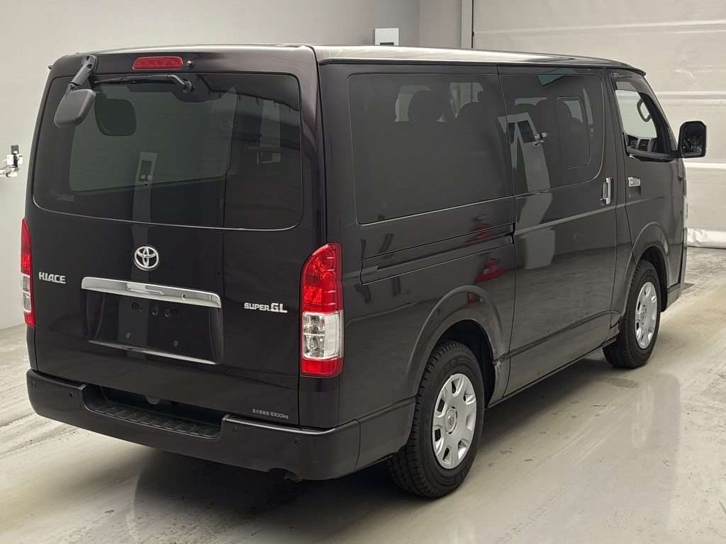 TOYOTA REGIUS ACE
