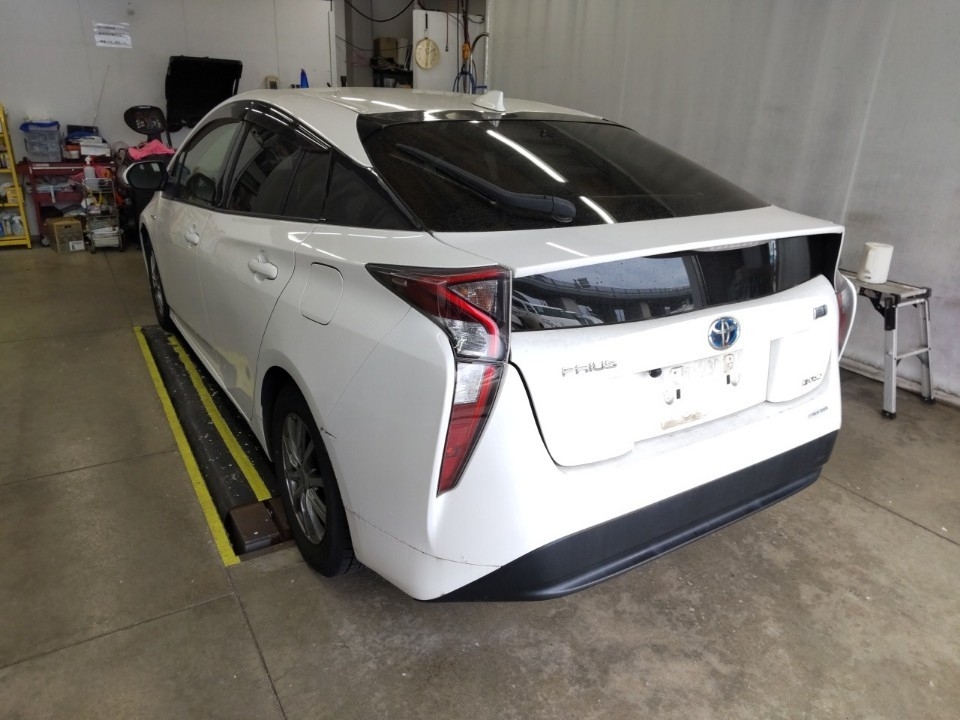 TOYOTA PRIUS