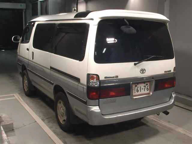 TOYOTA HIACE