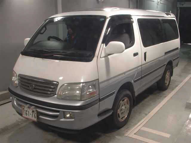 TOYOTA HIACE