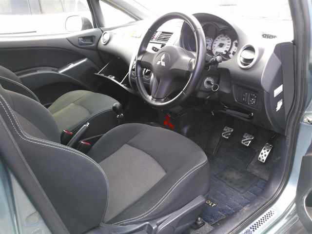 MITSUBISHI COLT