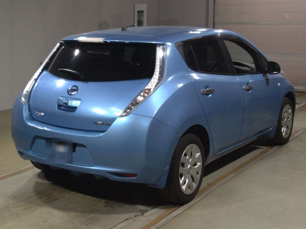 NISSAN LEAF