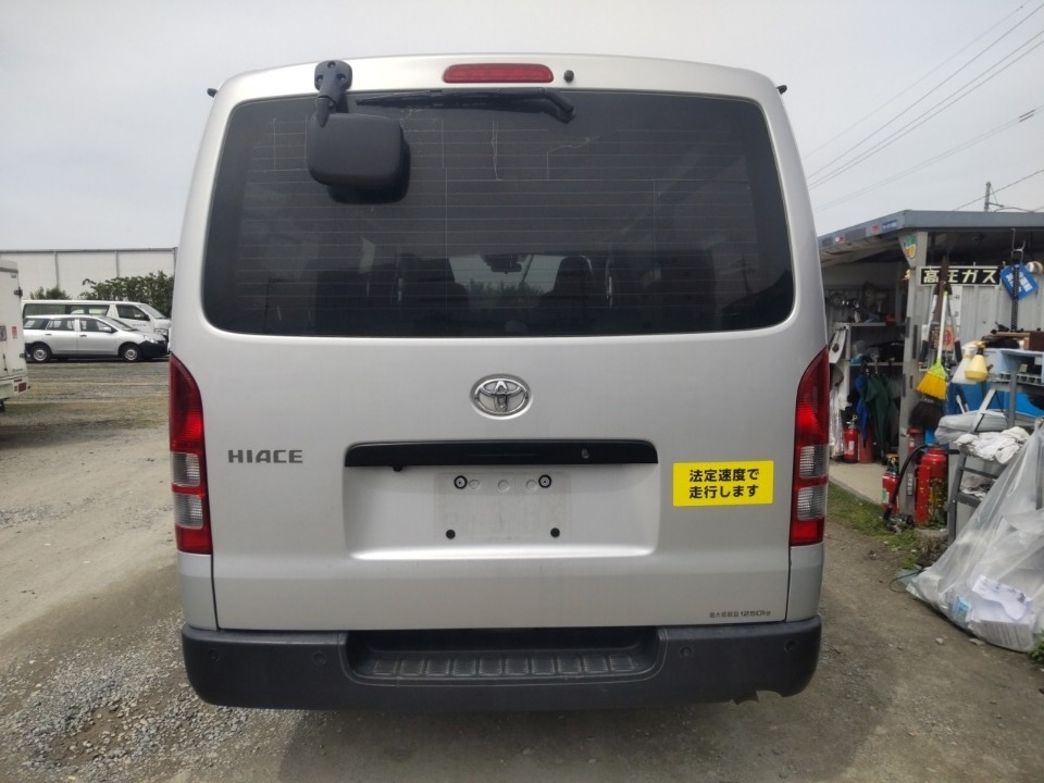 TOYOTA REGIUS ACE
