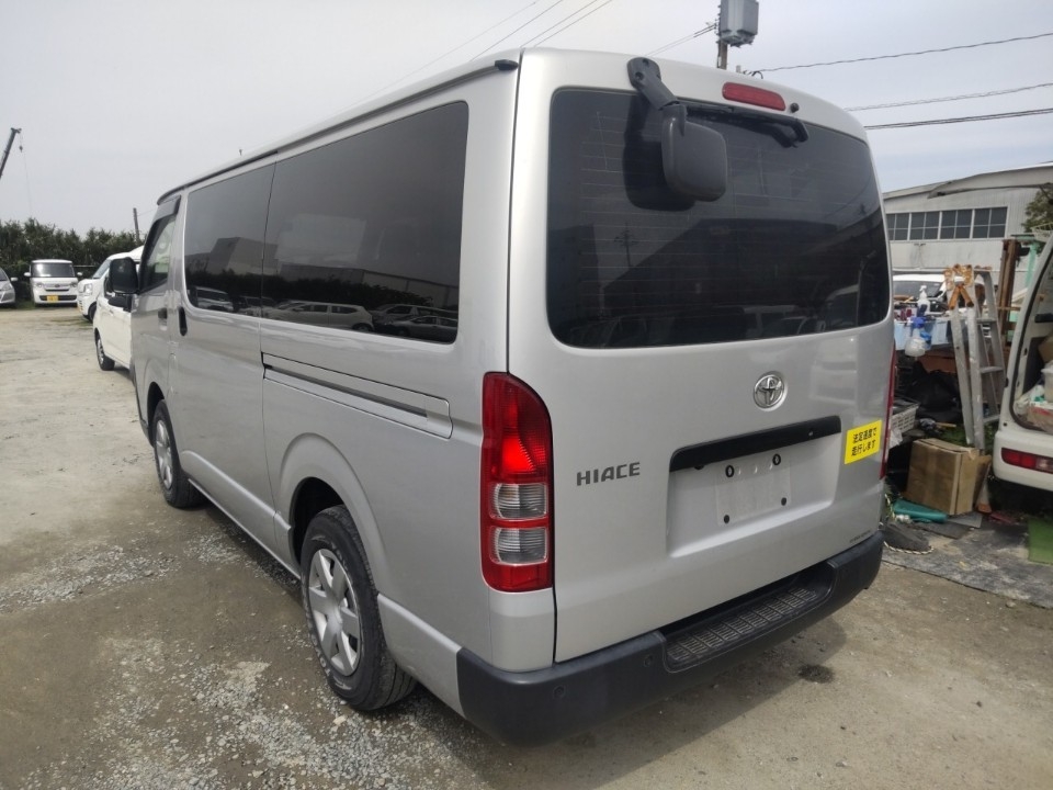 TOYOTA REGIUS ACE