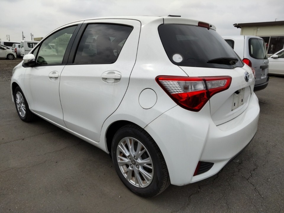 TOYOTA VITZ