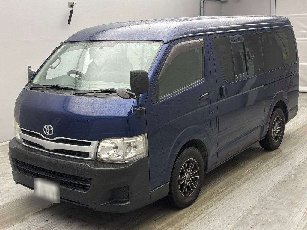 TOYOTA HIACE