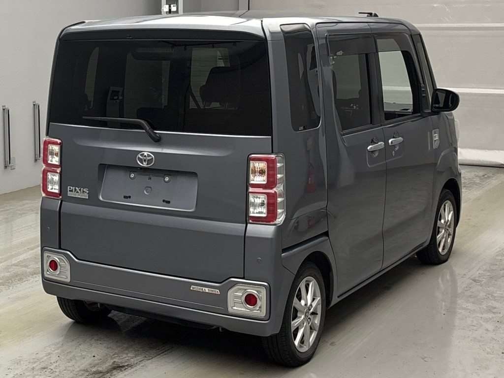 TOYOTA PIXIS MEGA
