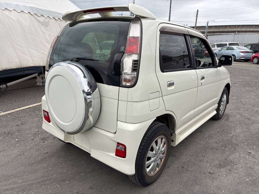 DAIHATSU TERIOS KID