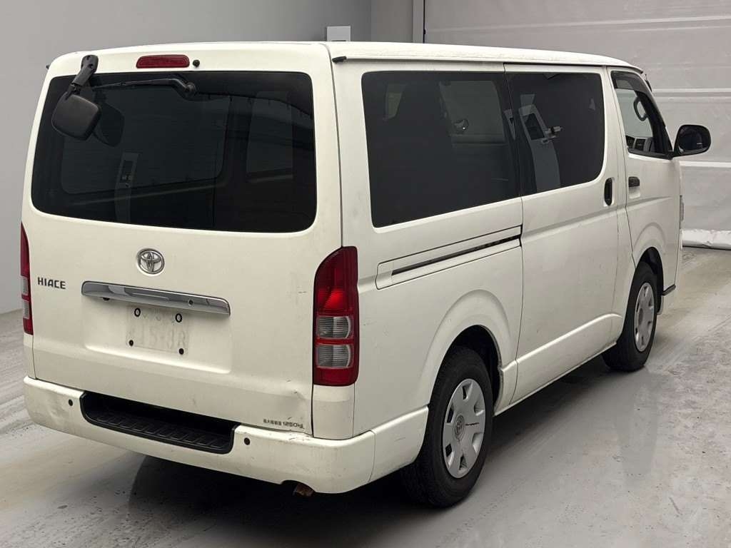 TOYOTA REGIUS ACE