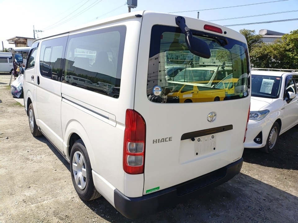 TOYOTA REGIUS ACE