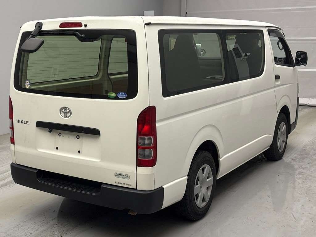 TOYOTA REGIUS ACE