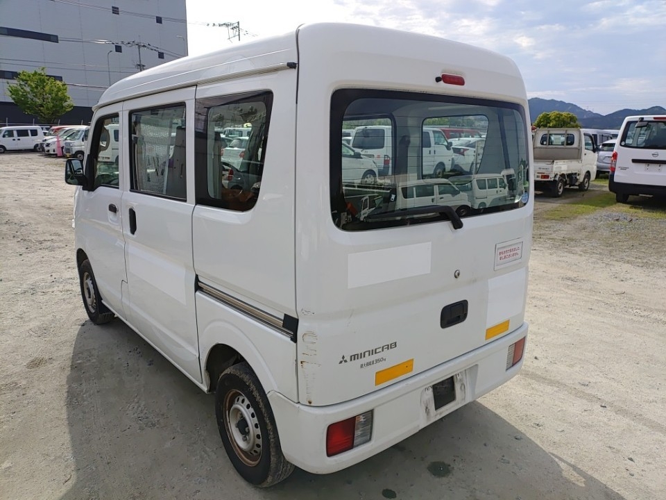 MITSUBISHI MINICAB