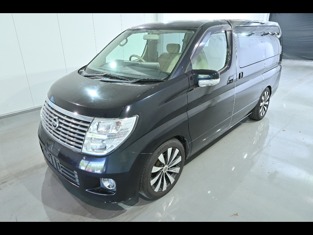 NISSAN ELGRAND