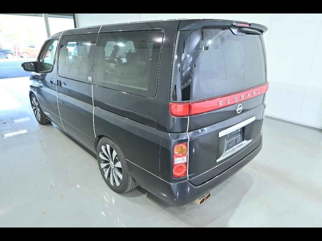 NISSAN ELGRAND