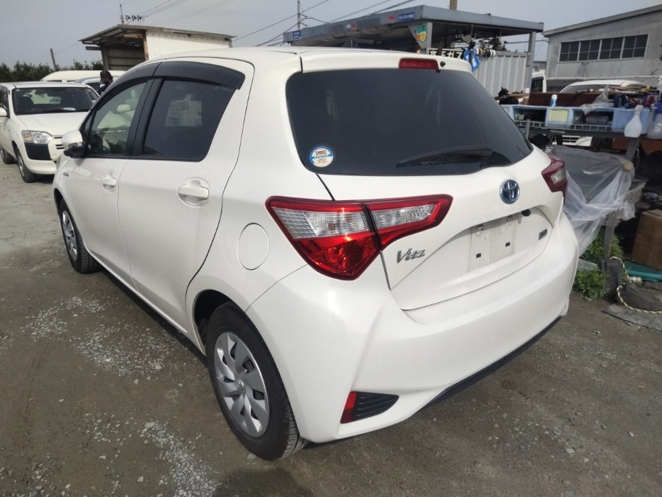 TOYOTA VITZ