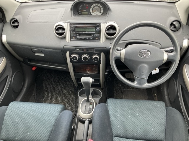 TOYOTA IST