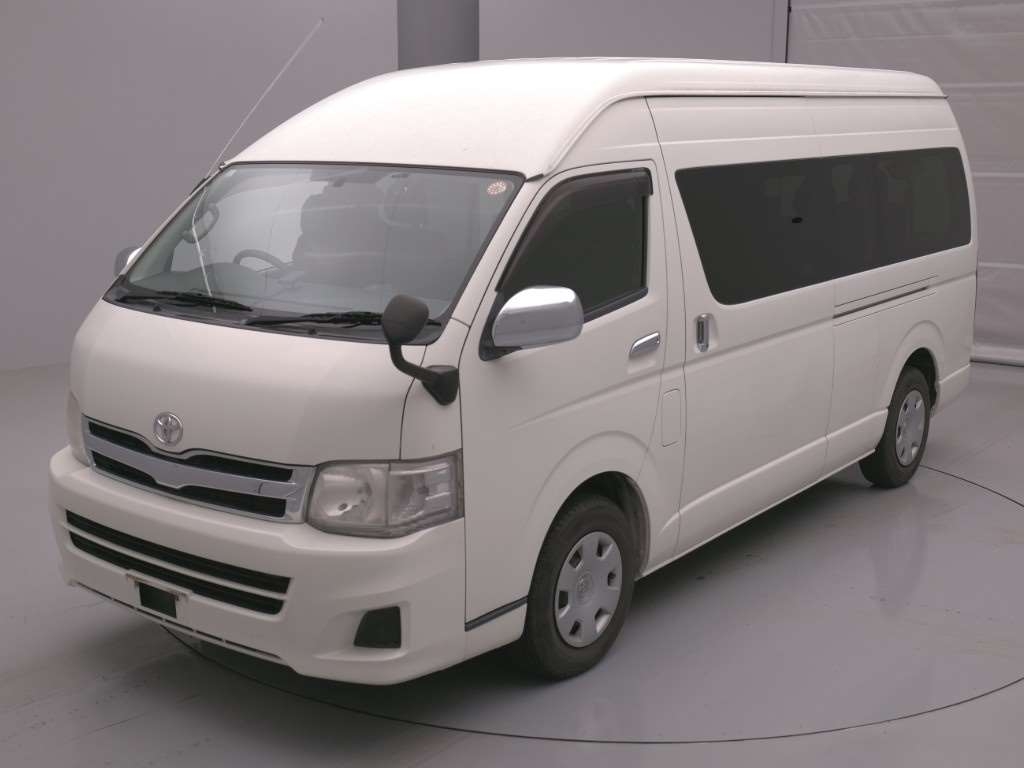TOYOTA HIACE