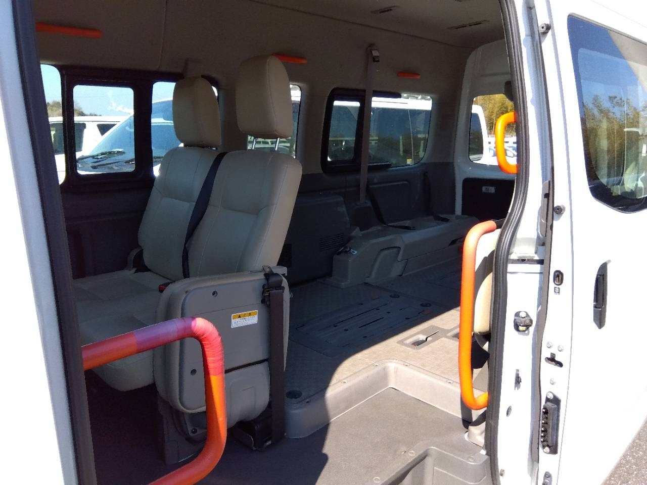 NISSAN NV350 CARAVAN