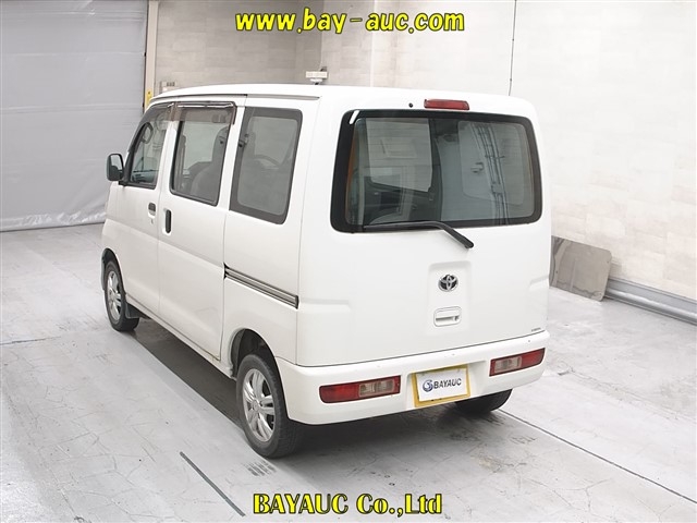 TOYOTA PIXIS VAN