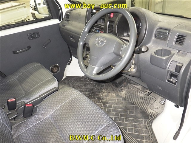 TOYOTA PIXIS VAN