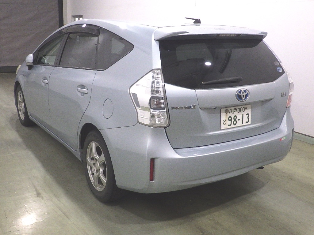 TOYOTA PRIUS ALPHA