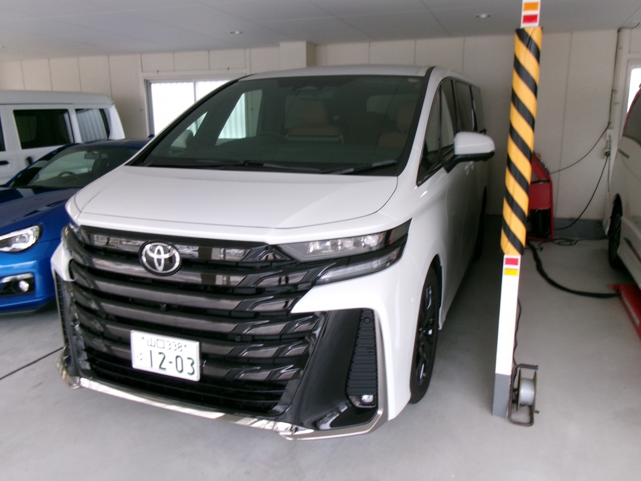 TOYOTA VELLFIRE