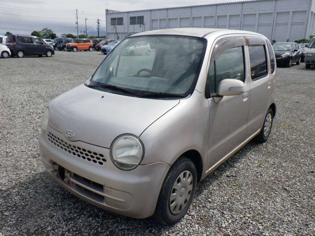 DAIHATSU MOVE LATTE