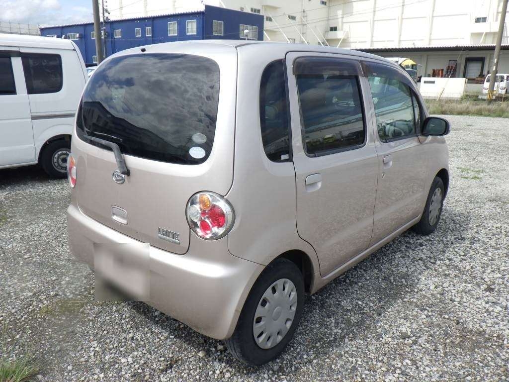 DAIHATSU MOVE LATTE