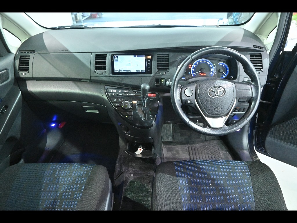TOYOTA ISIS
