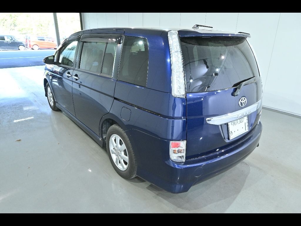 TOYOTA ISIS