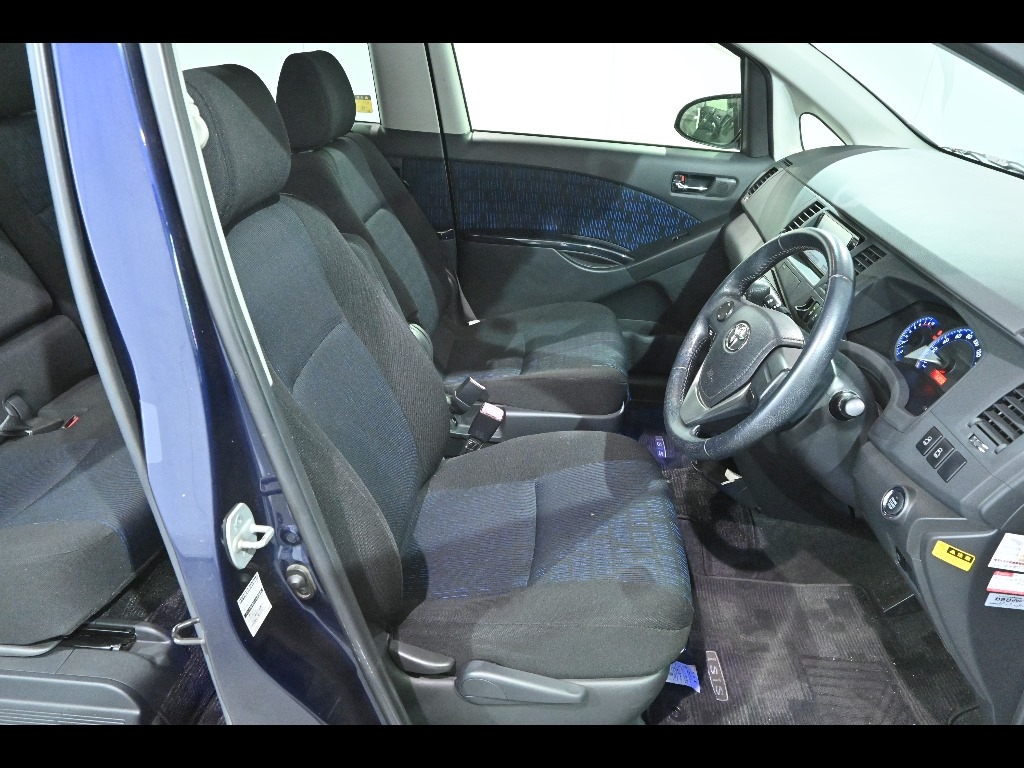 TOYOTA ISIS