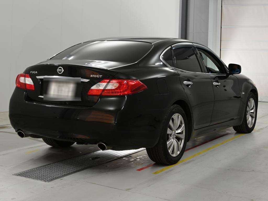 NISSAN FUGA