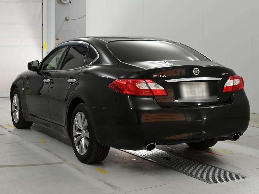 NISSAN FUGA