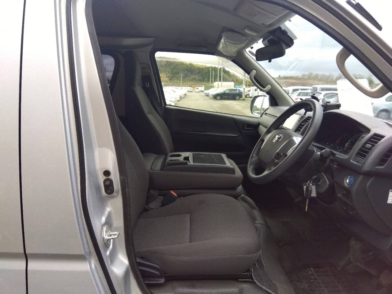 TOYOTA REGIUS ACE