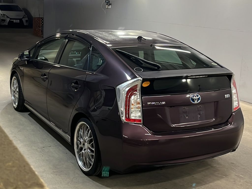 TOYOTA PRIUS