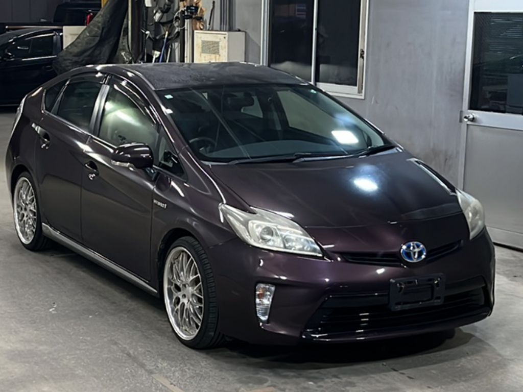 TOYOTA PRIUS