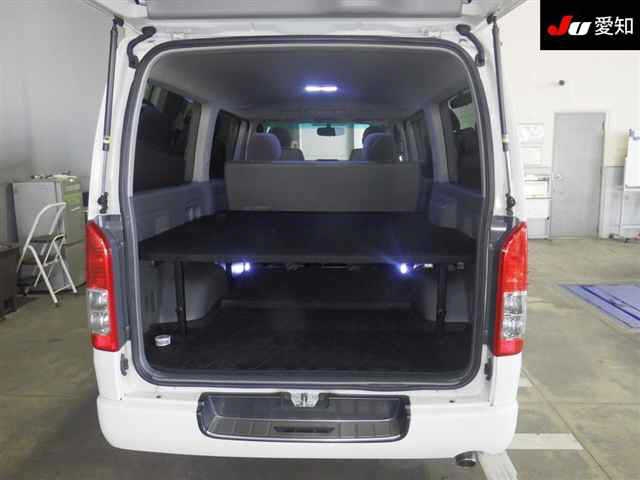 TOYOTA REGIUS ACE