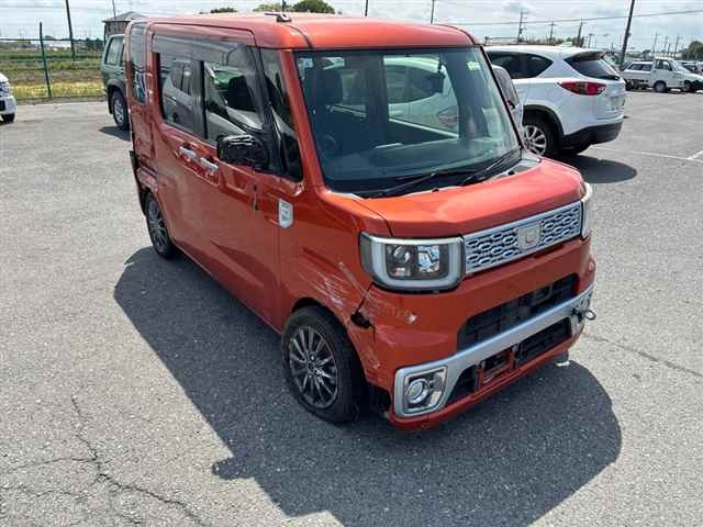 DAIHATSU WAKE