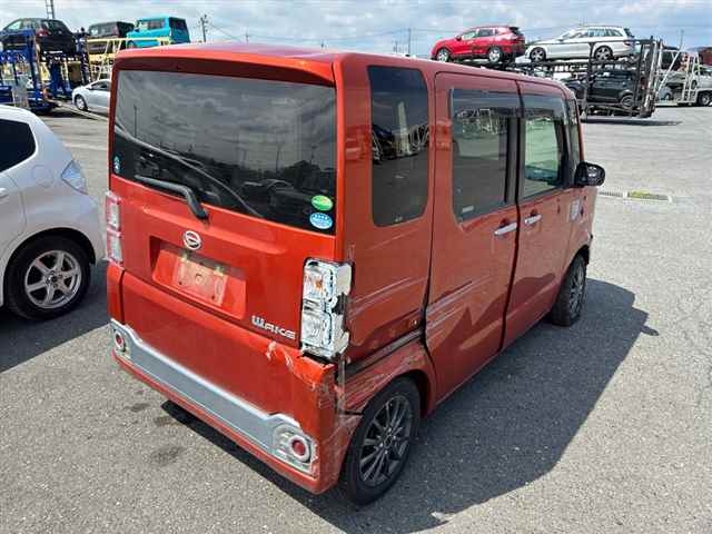 DAIHATSU WAKE