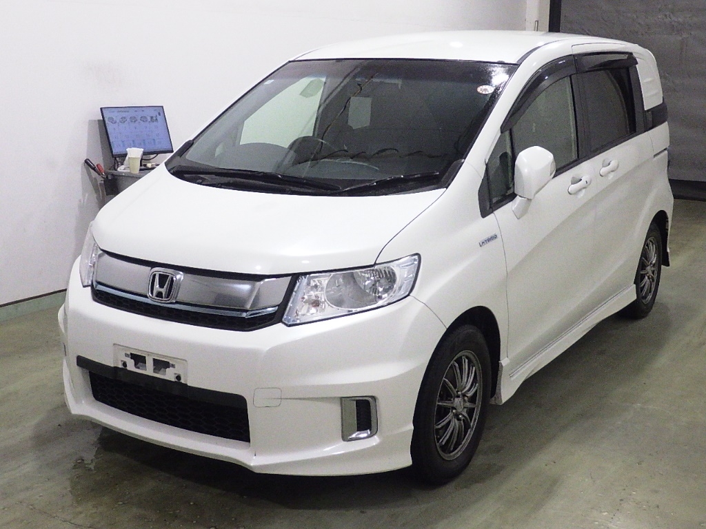 HONDA FREED SPIKE
