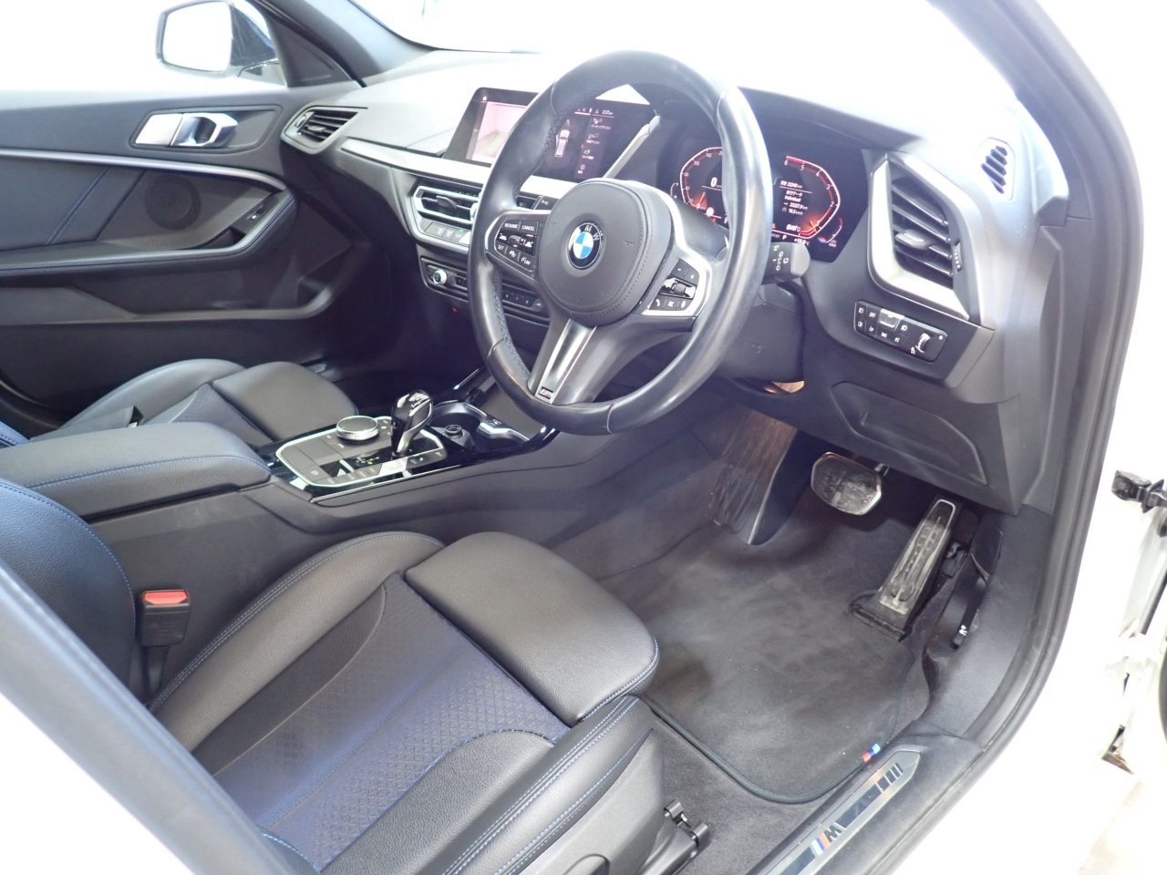 BMW 1-SERIES