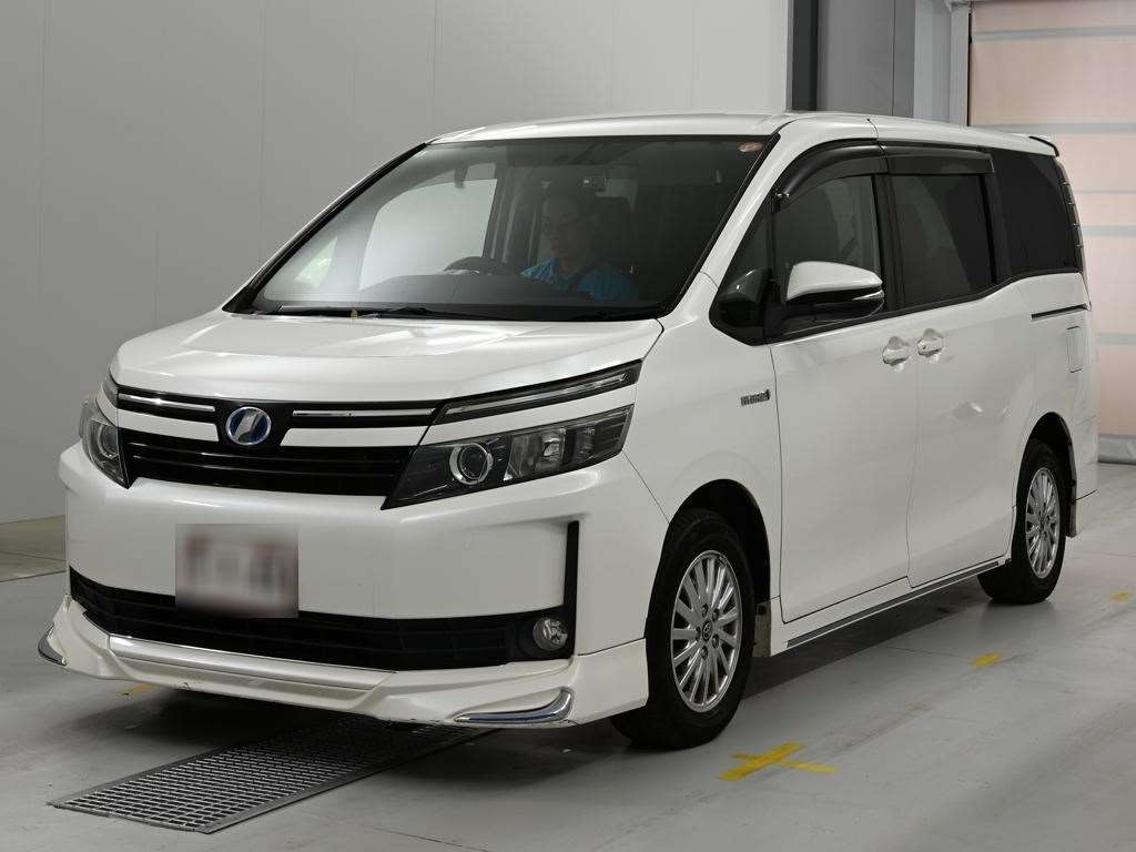 TOYOTA VOXY