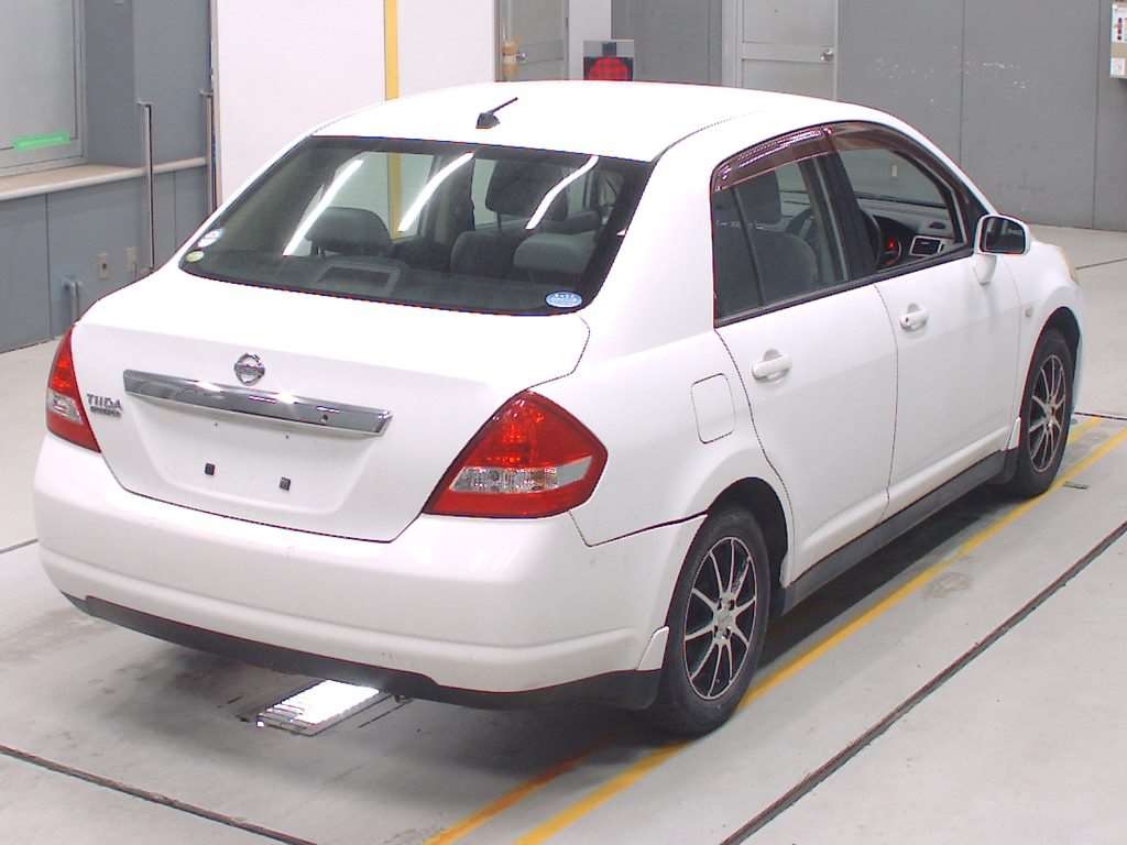 NISSAN TIIDA LATIO