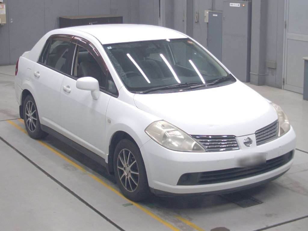 NISSAN TIIDA LATIO