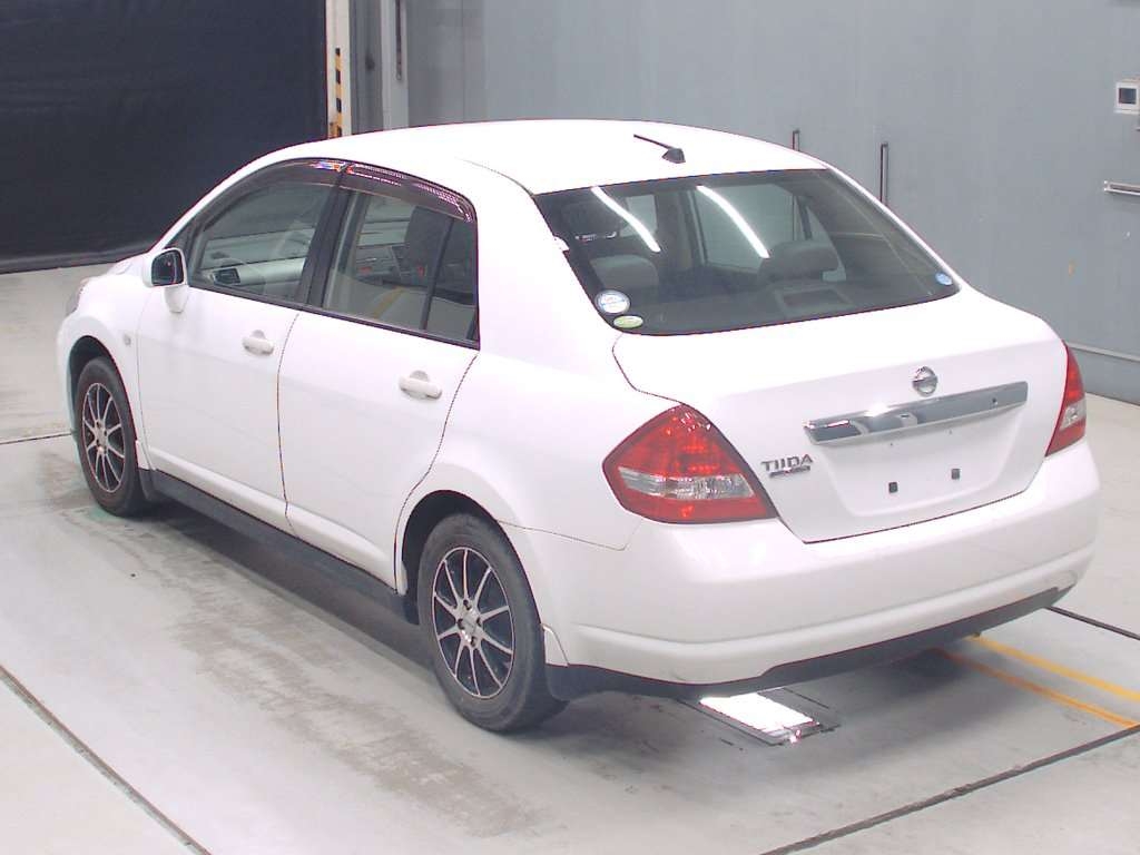 NISSAN TIIDA LATIO